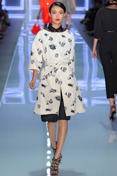 Look 15